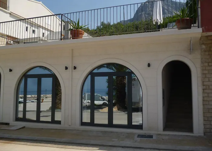 Adel Podgora (Split-Dalmatia)