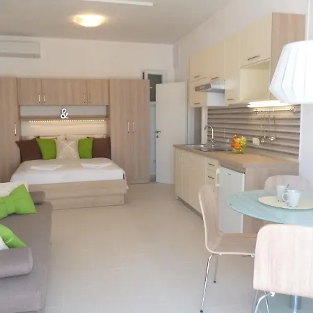 Apartment Adel