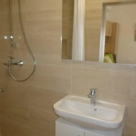 Apartment Adel